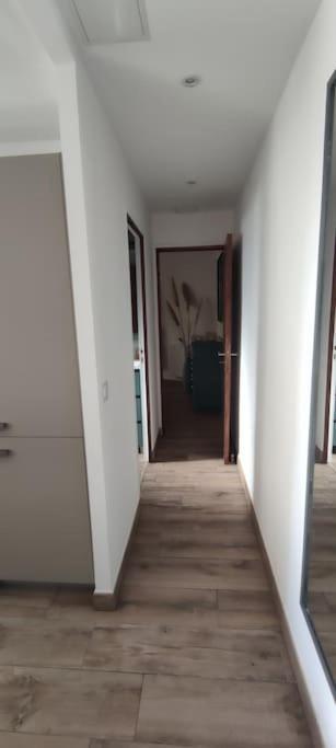 Bel appartement sur le port du Brusc avec sa place de parking privative. Six-Fours-les-Plages Extérieur photo